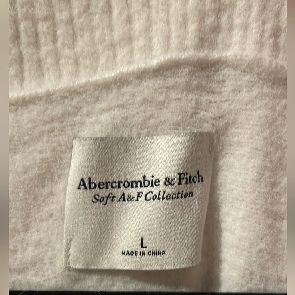Abercrombie & Fitch white vest - Picture 2 of 2